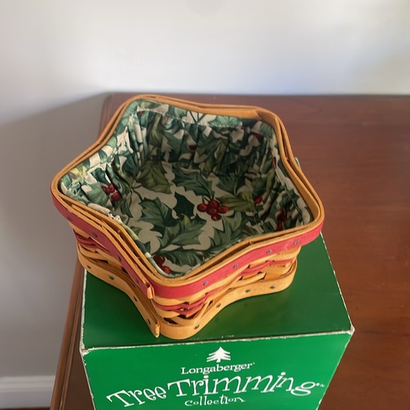 Longaberger Peppermint tree trimming basket - Picture 3 of 3